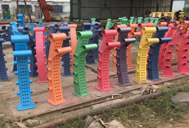 護(hù)欄立柱，橋梁護(hù)欄支架