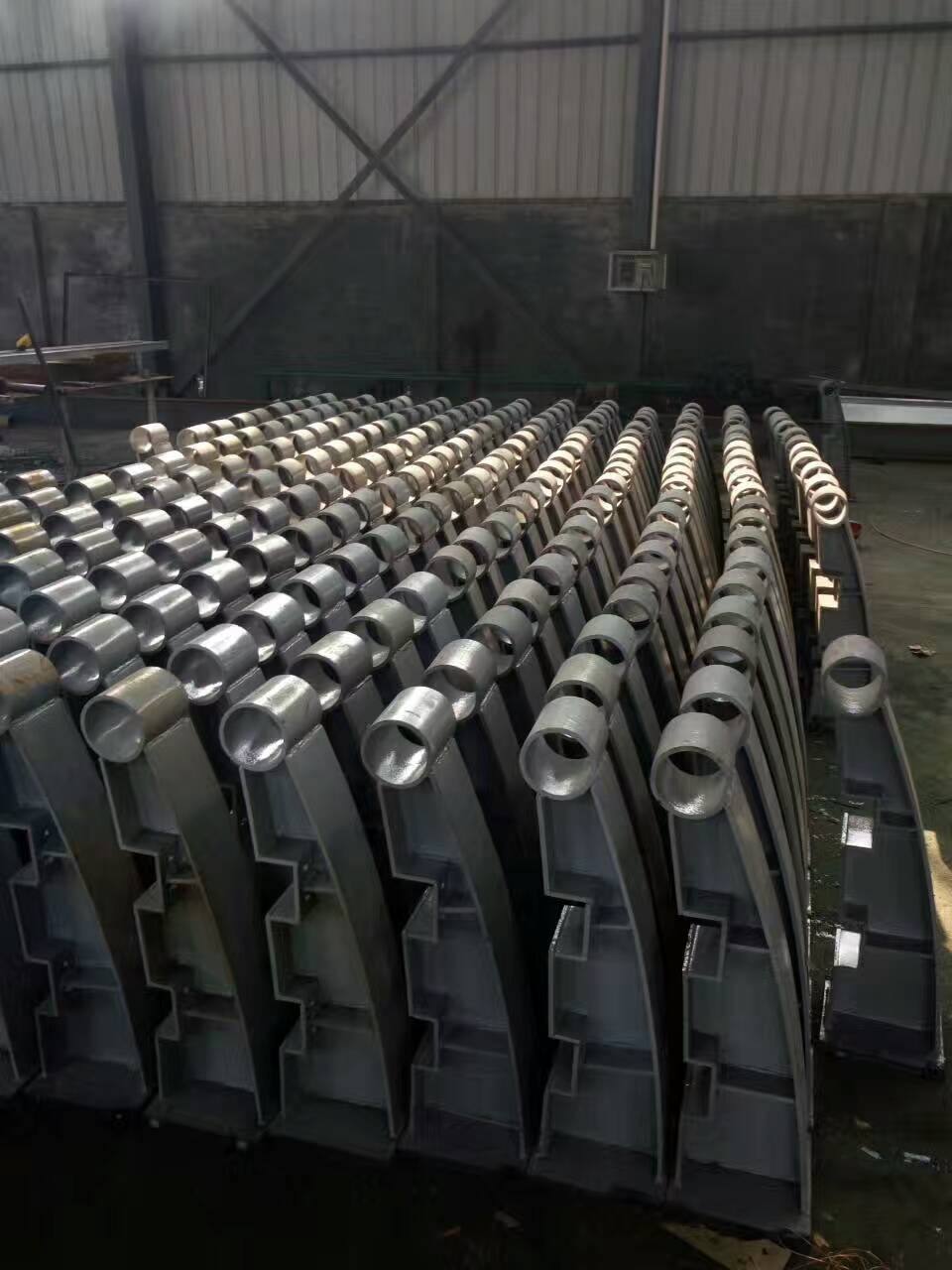 護(hù)欄立柱，橋梁護(hù)欄支架