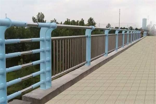 不銹鋼復(fù)合管護欄