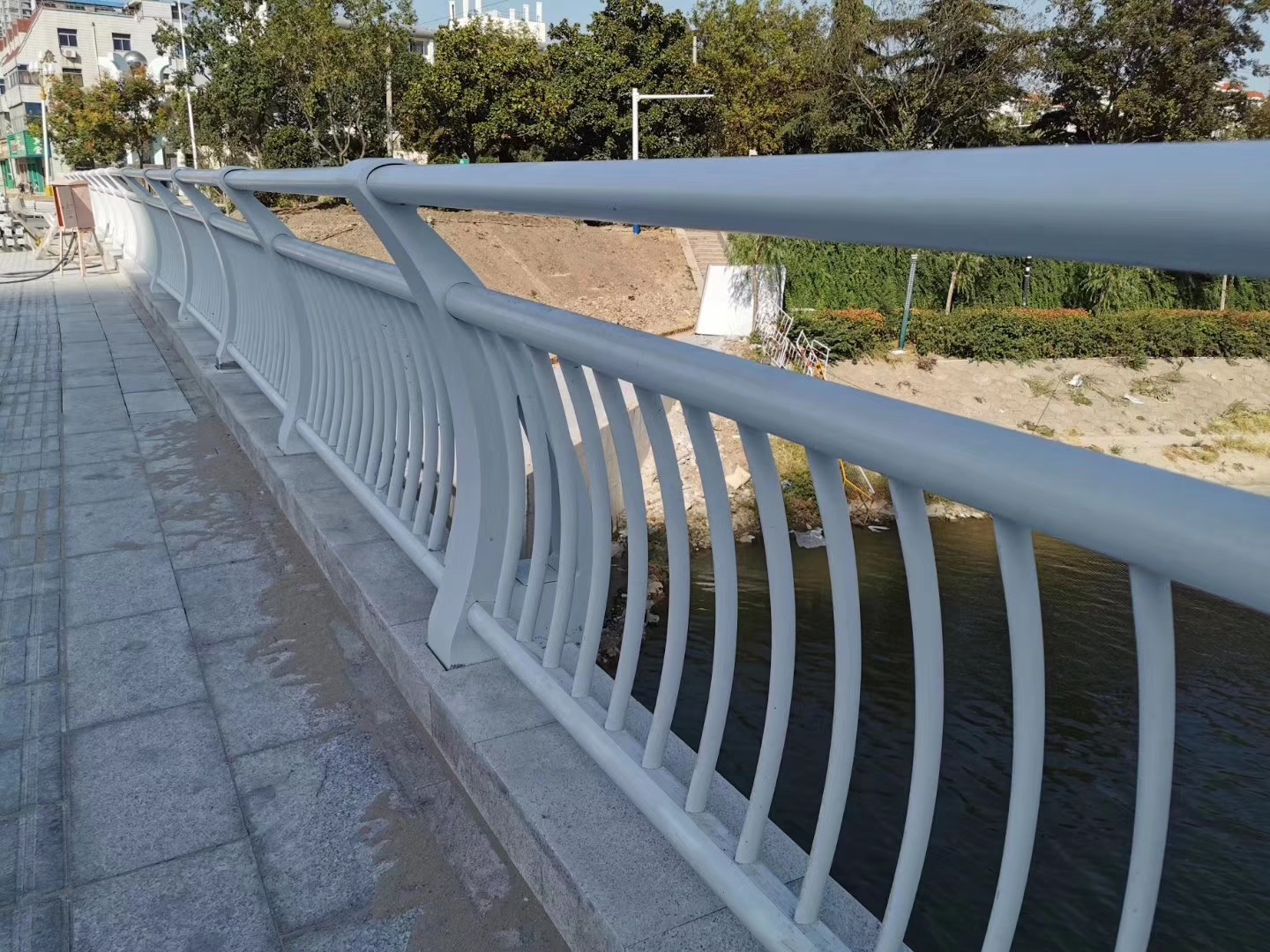 河道護(hù)欄019